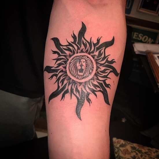 Tribal Sun Tattoo Designs With A Roaring Lion