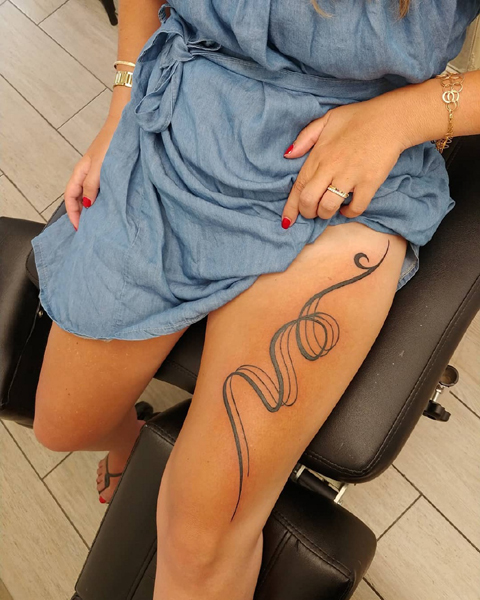 19 Attractive Thigh Tattoos For Women In 2023