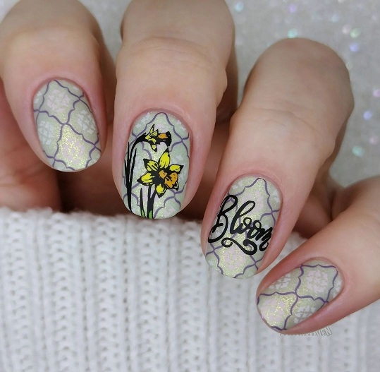 Flower Nail Art Idea