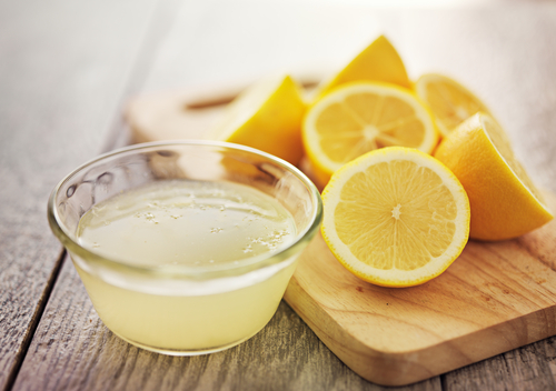Lemon-for-Dandruff-treatment