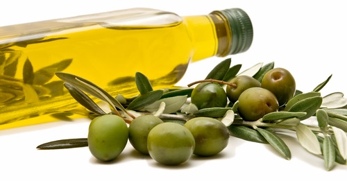 Olive-Oil-for-Dandruff-treatment