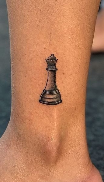 Queen Tattoo Leg