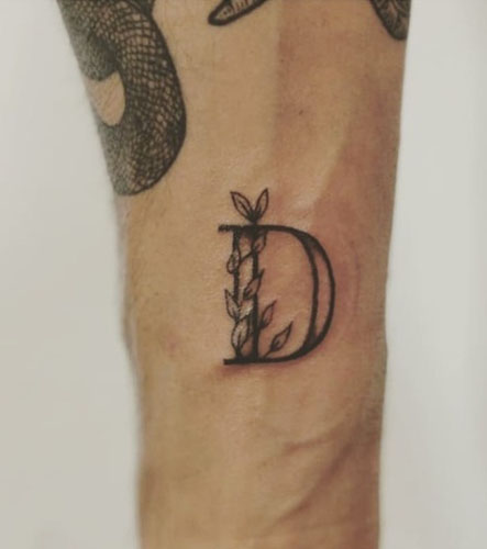 Beautiful Tattoo Letter D Designs With Leaves