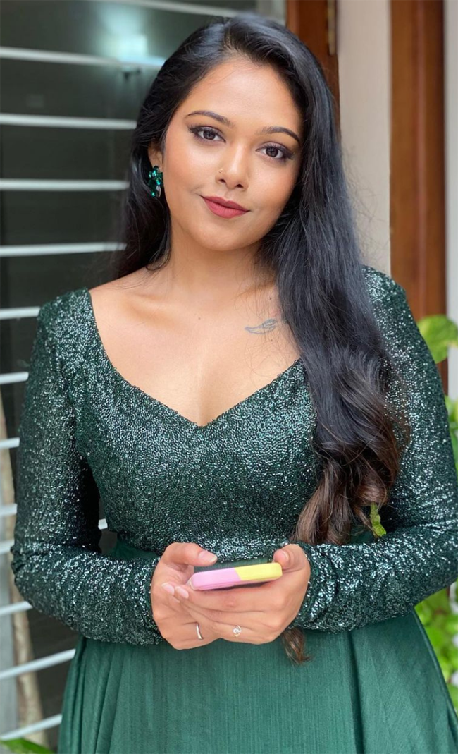 Malayalam Serial Actress Rebecca Santhosh
