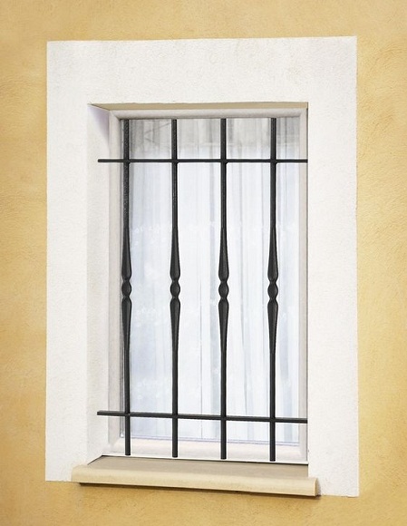 Minimal Window Grill Design