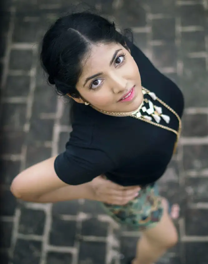 40 Hottest Heroines in Tamil Film Industry (Kollywood)