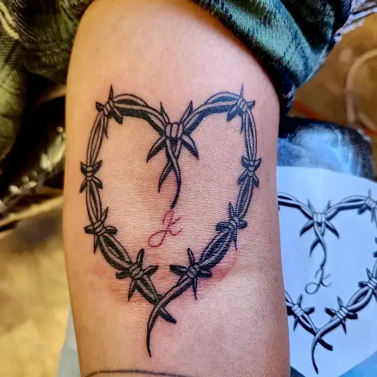 10 Bold and Captivating Barbed Wire Tattoo Designs