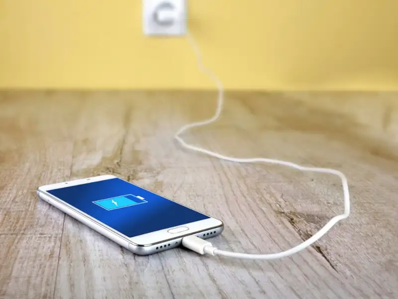 7 Different Types of Cell Phone Chargers (Iphone, Samsung..)