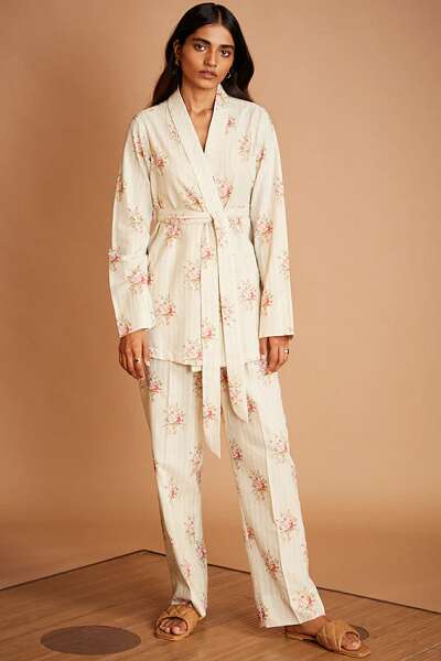Shawl Collar Women’s White Pajamas