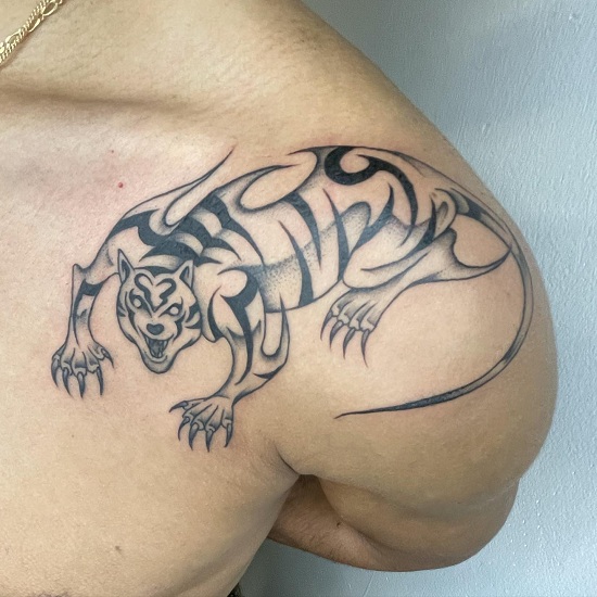 Tiger Tribal Tattoos On The Shoulder