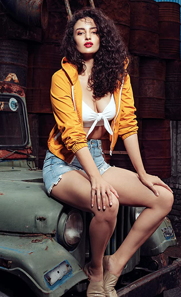 Sexy models top indian Hot Saree