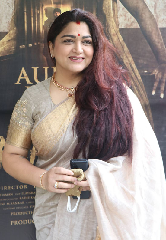 bollywood actress wearing saree