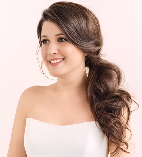 10 Easy Yet Stunning Wedding Hairstyles for Brides with Curly Hair - Wedded  Wonderland