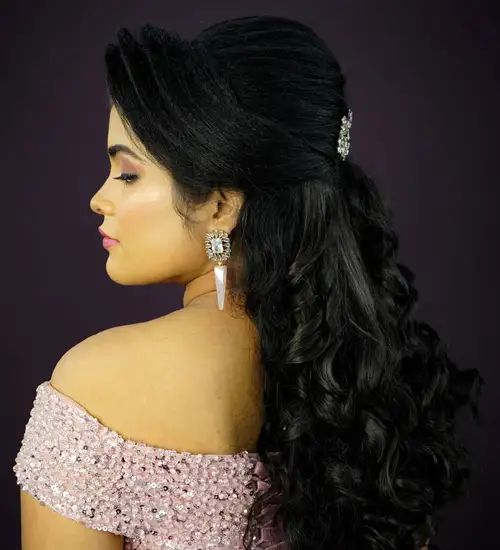 Hairstyle for lehenga with oneside loose curls and side puff  Lehenga  hairstyles Hairstyle for lehenga Hair puff