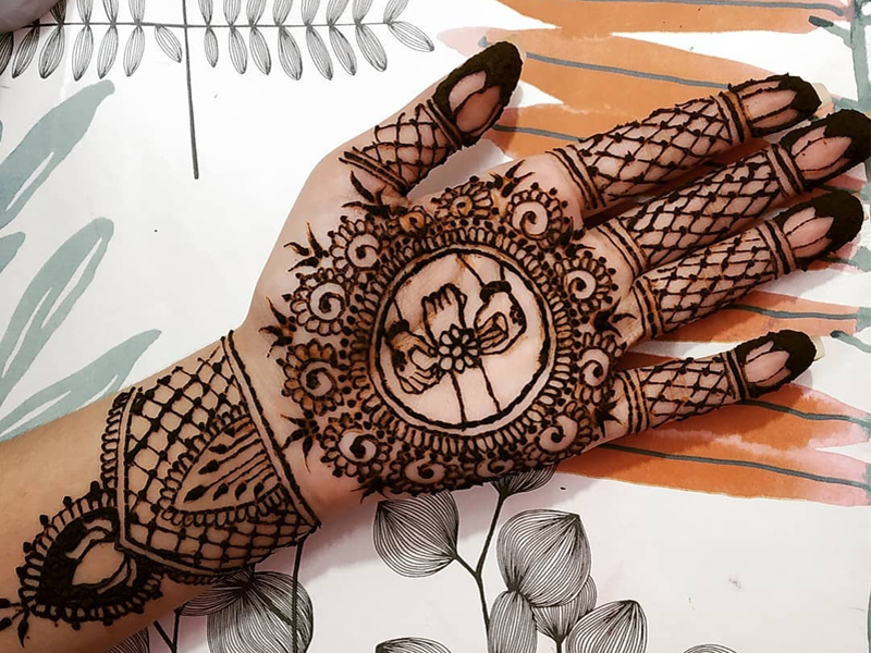 Independence Day 2020 Mehendi Designs: Easy Tricolour Patterns And Henna  Photos to Adorn Your Palms Ahead of the National Festivals (Watch Videos) |  🙏🏻 LatestLY