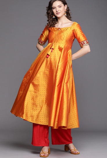 Share 162+ silk kurtis for women latest