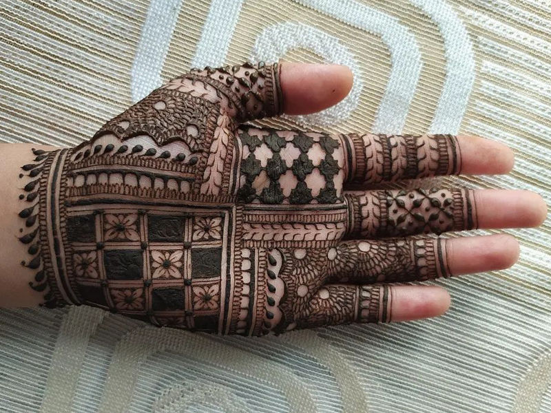 10 Gorgeous Back Hand Mehndi Designs For Girls - 2023
