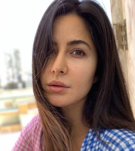 bollywood actresses with moles on face