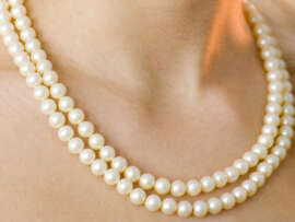 15 Trending Pearl Chain Designs with Attractive Look for Women