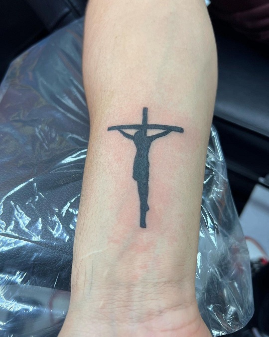 Tattoo uploaded by Mommy I'm Sorry Tattoo • #religious #jesus #cross  #microtats #realistic • Tattoodo