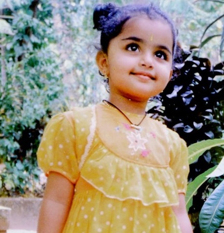 malayalam actress Anupama Parameswaran Childhood Photos