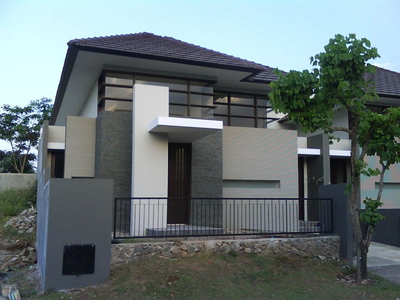 Minimalistic yet Grand Gray and White Color Exteriors
