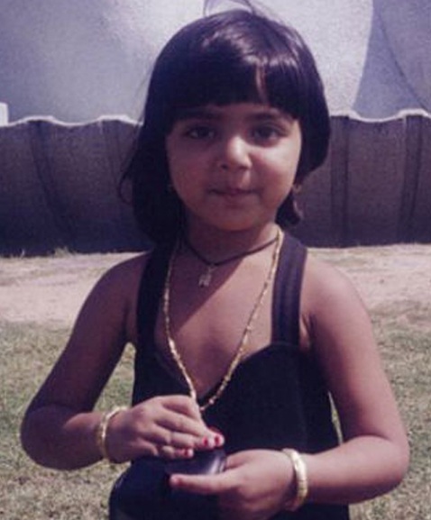 malayalam beauty childhood pics