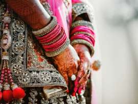 9 Traditional Indian Bridal Bangles Set Designs 2023