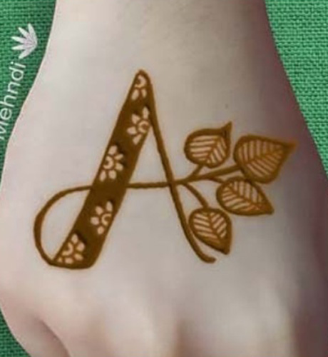 Attractive Mehndi Design With A Letter