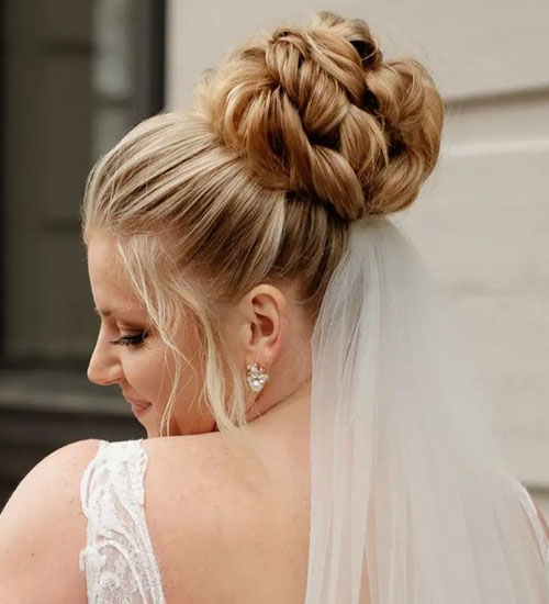 Bridal Bun Hairstyles with Veil