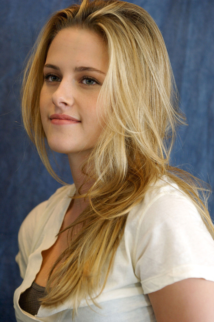 blonde american actress