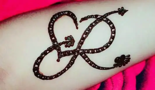 10 Adorable R Letter Mehndi Designs And Ideas 22