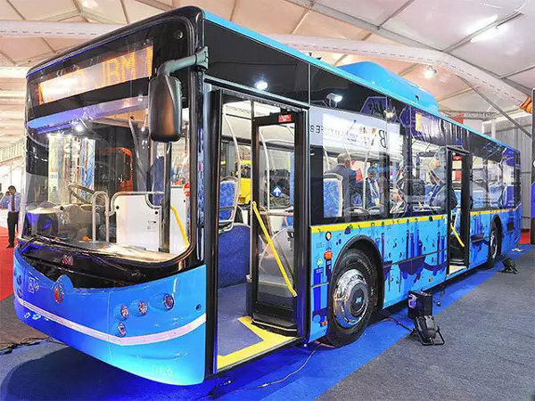 who makes electric buses in india