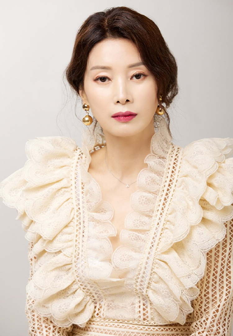Beautiful Korean Female Kim Sung Hee