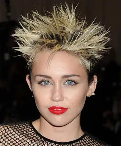 9 Superb Spiky Haircuts for Women that are in style Right Now