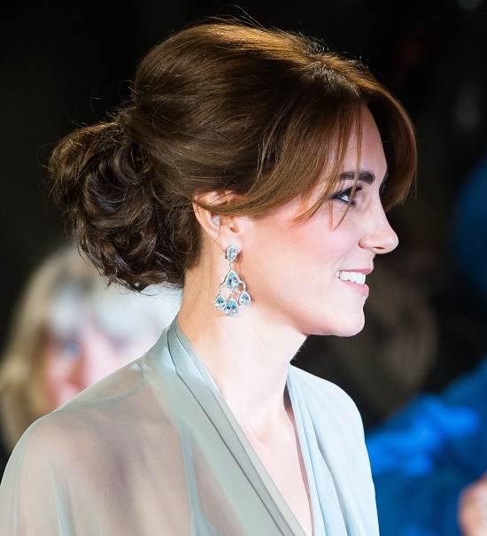 Kate Middleton's Half-Up Hairstyle Is Perfect, Pretty, and Above All, Easy  to Re-create. Here's How | Glamour