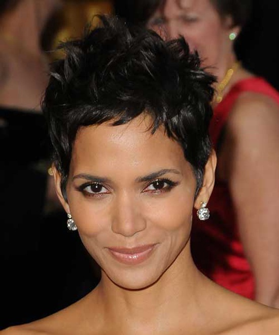 Halle Berry's bob haircut stole the show, but could it be the bangs?!