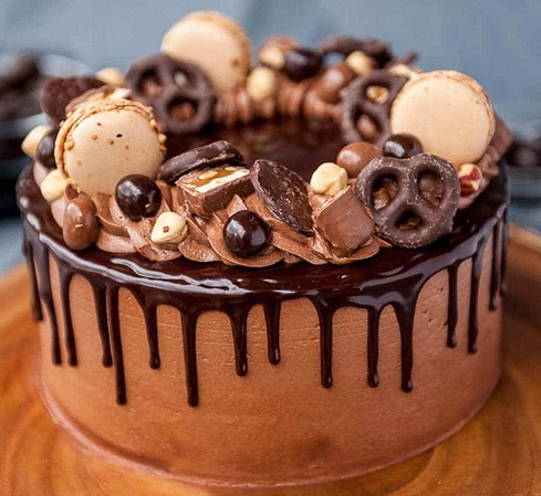Chocolate Drip Cake Design