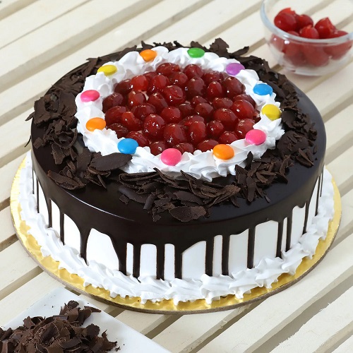 Half Kg Cherry Black Forest Cake Design