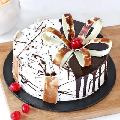 Vanilla Chocolate Cake Design