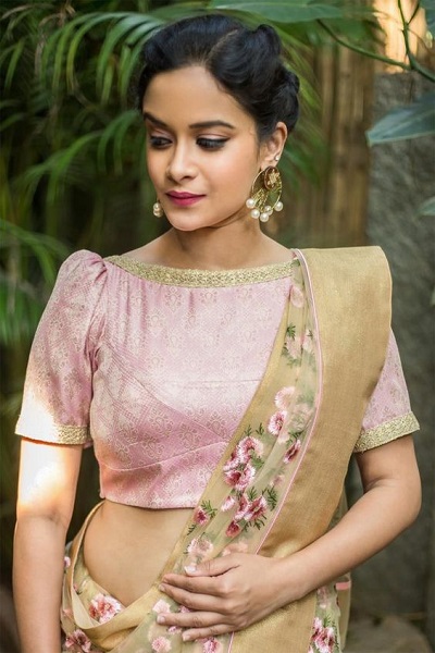 The Latest Jhumki Detail Saree Blouse Design For Bridal Wear - To Near Me