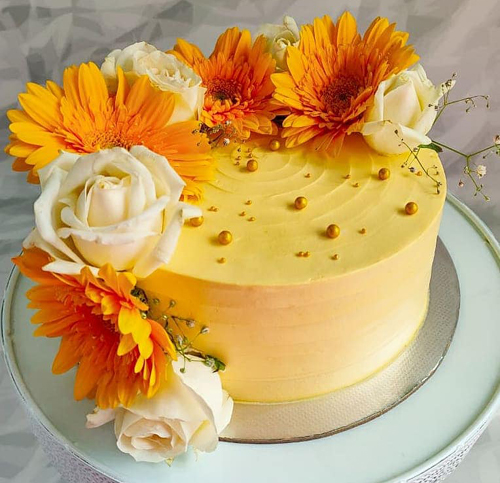 Cake #shorts #cakeDecorating #newcakedesign #food #fancy #fancycake  #anniversarycake • ShareChat Photos and Videos