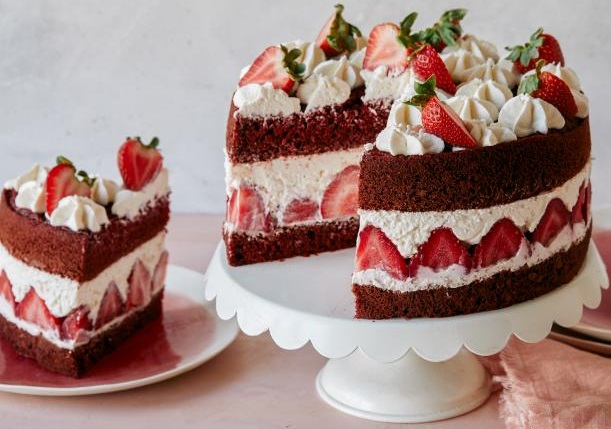 latest red velvet cake designs 