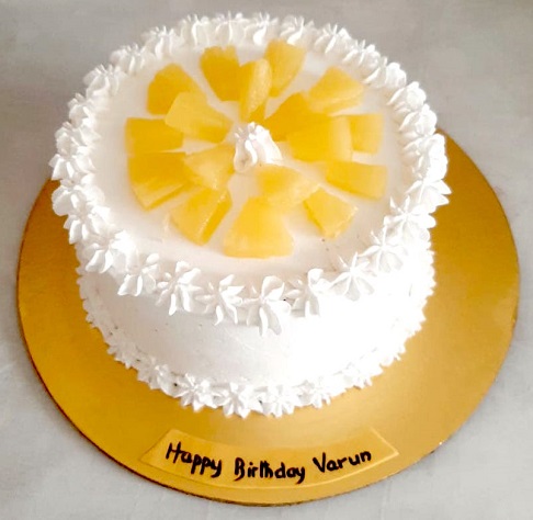 simple pineapple cake design
