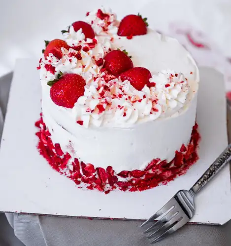 Strawberry Shortcake Angel Food Cake - Emily Laurae