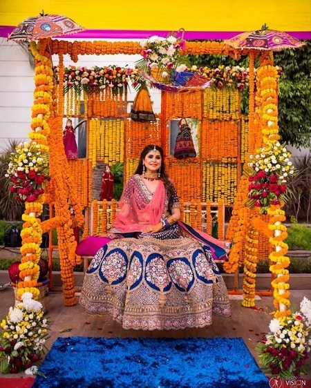 Perfect Functions - Simple Mehndi stage setup in marquee #mendhi  #mendhinight #lockdown2020 #lockdownwedding #weddingplanning #asianweddings  #covid19weddings | Facebook