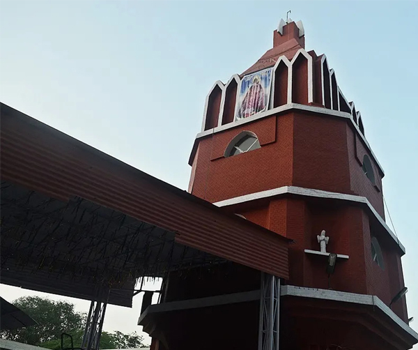 St. Luke’s Church, Defence Colony Famous Church In Delhi