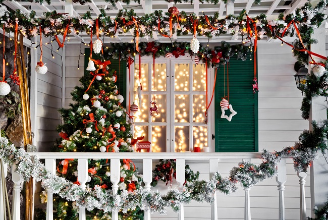 Christmas-Balcony-Decoration
