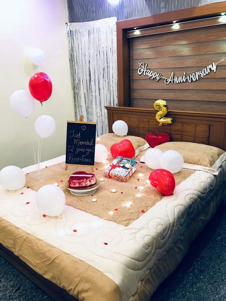 Cute Bedroom Decoration For Anniversary