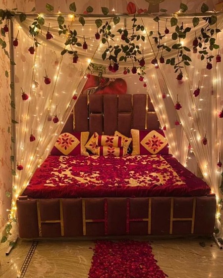 First Night Room Decoration With Roses